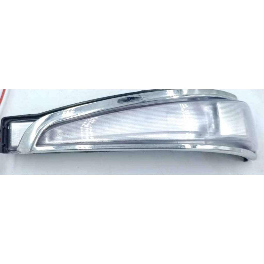 ไฟเลี้ยวกระจกมองข้าง ISUZU D-MAX SUPER PLATINUM ปี 2007-2011 OEM Dmax ดีแม๊ก ดีแม็ค อีซูซุ ดีแมกซ์ รูปที่ 2