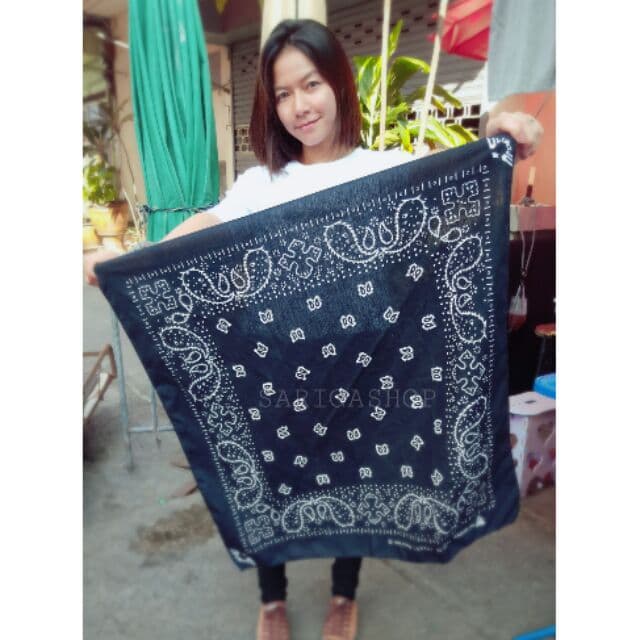 ผ้าเช็ดหน้าผืนใหญ่ ห้อยคอ โพกศรีษะ ผูกเสื้อเกาะอกได้i รูปที่ 1