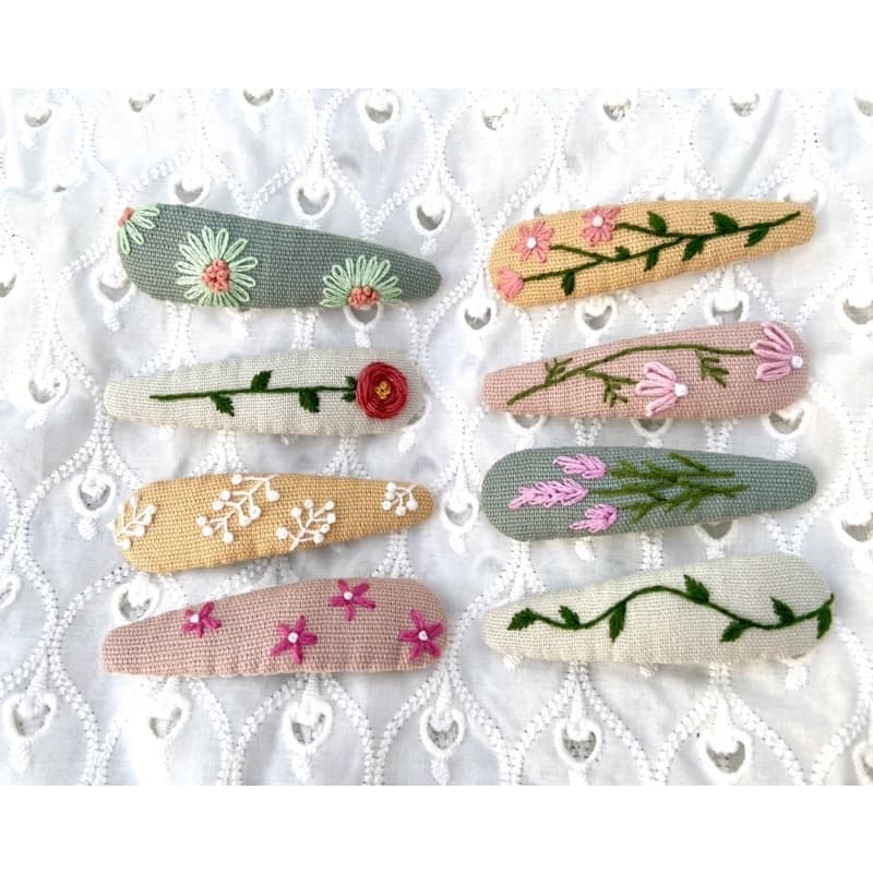 กิ๊บติดผมปักมือลายดอกไม้น่ารัก งานhandmade ขนาด 7 cm รูปที่ 3