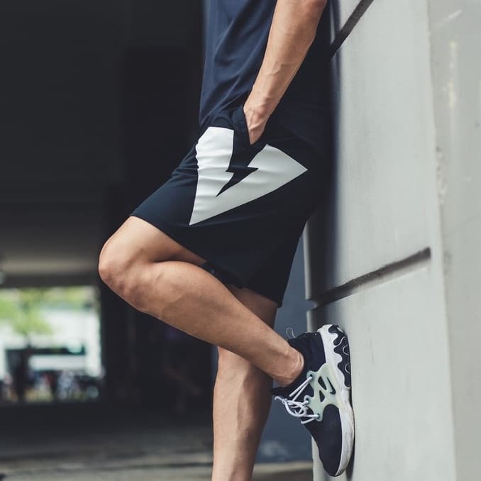 VOLT กางเกงขาสั้น สีดำ กีฬา ออกกำลังกาย 004 VELO ESSENTIALS SHORTS BLACK รูปที่ 7