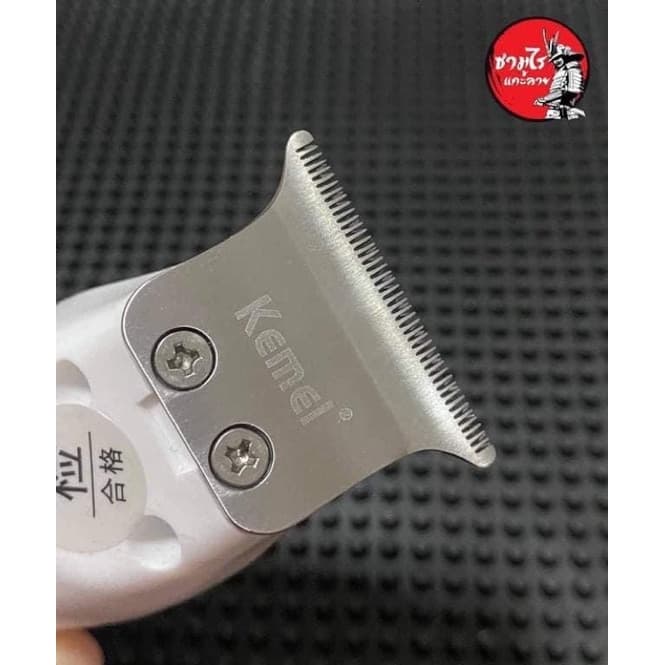 KEMEI​ KM-5027ปัตตาเลี่ยนกันขอบ​แกะลาย​ มาพร้อมหน้าจอLED​ปรับความแรงได้3ระดับ​ลับคม​แต่งบาง​เซาะร่องฟัน​พร้อมใช้งาน รูปที่ 3