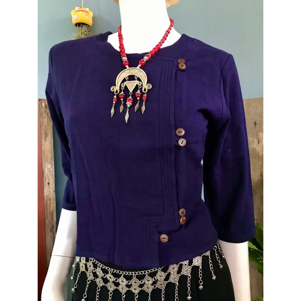 เสื้อพื้นเมืองผู้หญิงอองซานผ้าฝ้ายกระดุมกระลา size อก36,38,40,42,44,46 รูปที่ 2