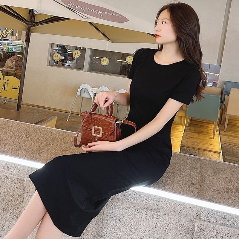 กระโปรงเสื้อยืดคลุมเข่า ชุดเดรสยาวคลุมเข่าสีพื้น ชุดเดรสผู้หญิงแขนสั้นคอกลม งานผ้ายืดตามตัว ใส่สบาย รูปที่ 4