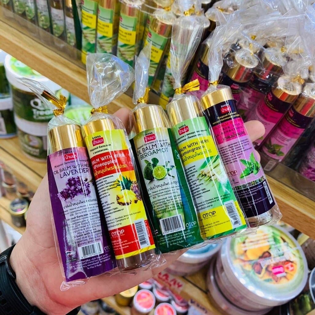 Banna Herbal Oil With Roller Ball 10g บ้านนา น้ำมันสมุนไพร ผสม พิมเสนน้ำ หัวลูกกลิ้ง รูปที่ 2