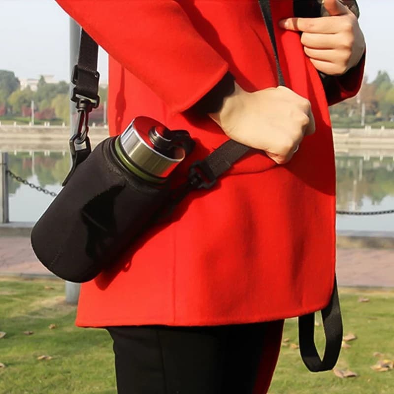 ขวดน้ำแบบพกพา Insulation Cup Bag แขนถ้วย ปลอกผ้านวมแก้ว สามารถสะพายเฉียงได้ สายคล้องไหล่ปรับได้ รูปที่ 3
