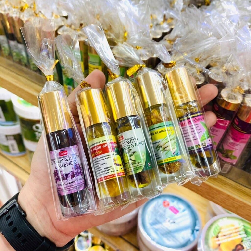 Banna Herbal Oil With Roller Ball 10g บ้านนา น้ำมันสมุนไพร ผสม พิมเสนน้ำ หัวลูกกลิ้ง รูปที่ 1