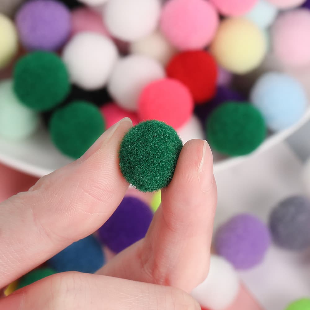 10 มม. 15 มม. 50 ชิ้น / แพ็ค Fluffy Soft Pompoms Bal สําหรับตกแต่งบ้าน งานแต่งงาน งานฝีมือ DIY รูปที่ 6