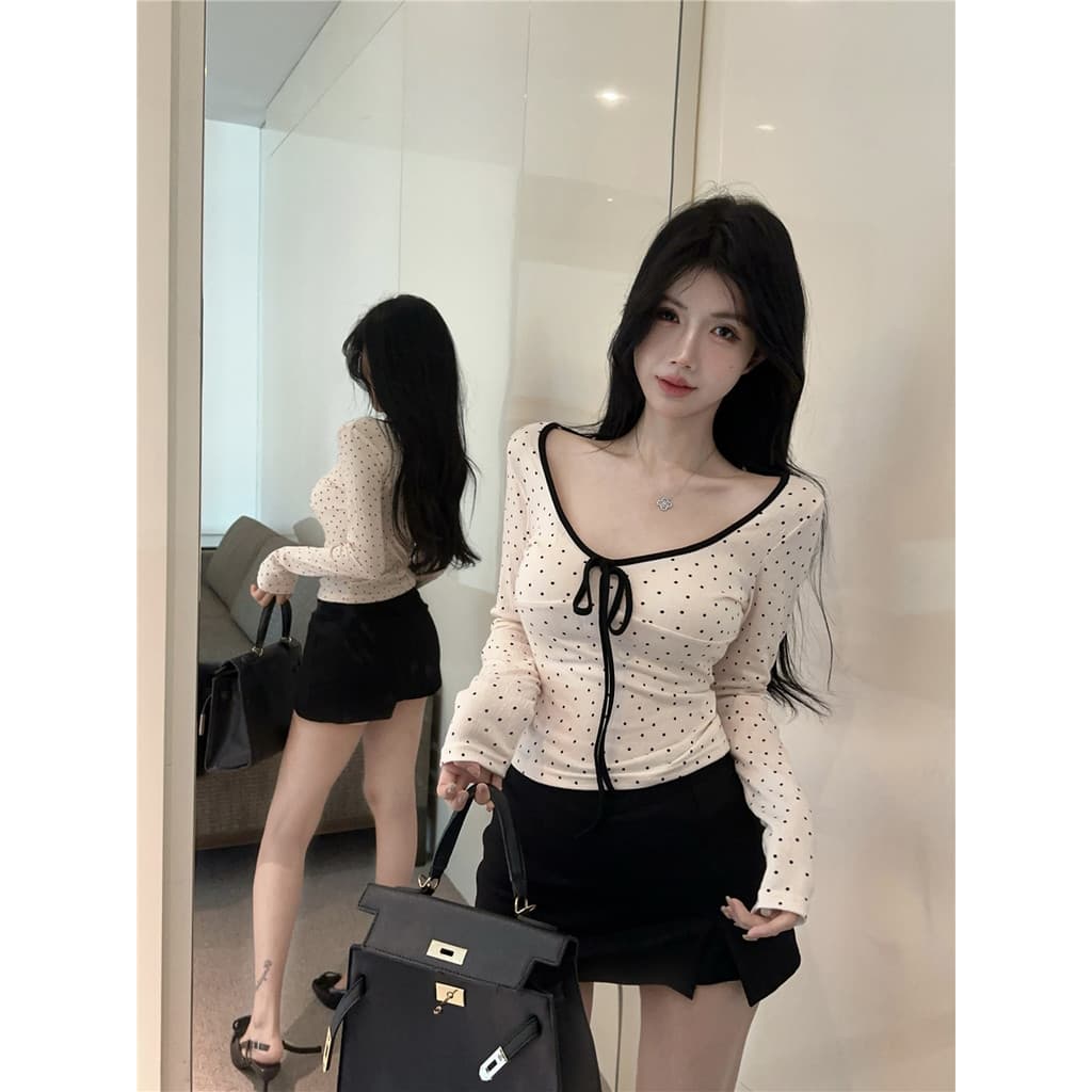 Hotgirl เสื้อยืดแขนยาวผู้หญิง เสื้อยืดเข้ารูปทรงผู้หญิง ลายจุด สาวร้อนแรง หวานและเซ็กซี่ สไตล์เกาหลี รูปที่ 2