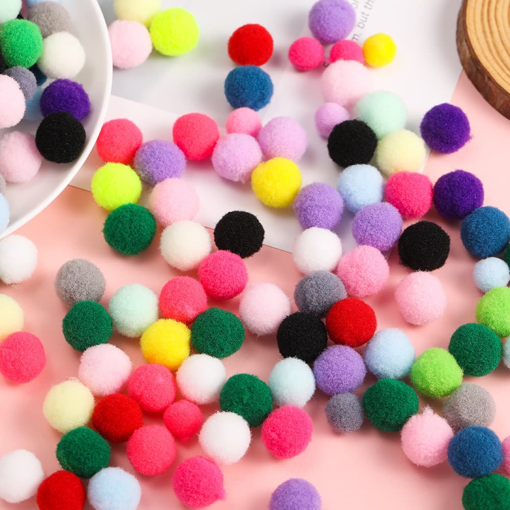 10 มม. 15 มม. 50 ชิ้น / แพ็ค Fluffy Soft Pompoms Bal สําหรับตกแต่งบ้าน งานแต่งงาน งานฝีมือ DIY รูปที่ 3