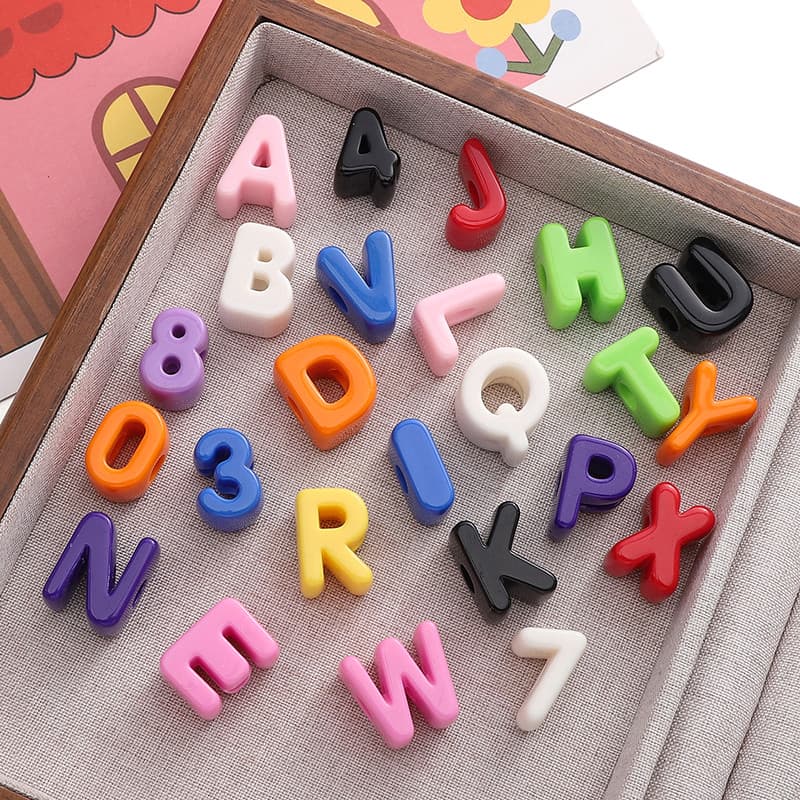 ลูกปัดอะครีลิคตัวอักษร/ตัวเลข 10 ชิ้น สำหรับ DIY สายคล้องมือถือ สายคล้องกระเป๋า ของขวัญ รูปที่ 5