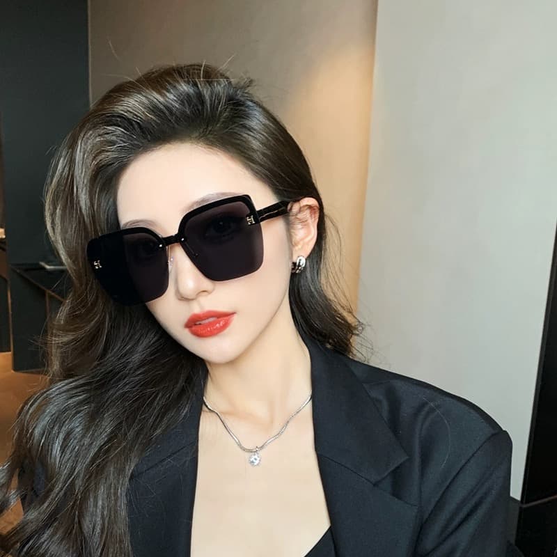 ใหม่ แว่นตากันแดด กรอบสี่เหลี่ยม ไม่มีขอบ ขนาดใหญ่ แฟชั่นสําหรับผู้หญิง รูปที่ 3