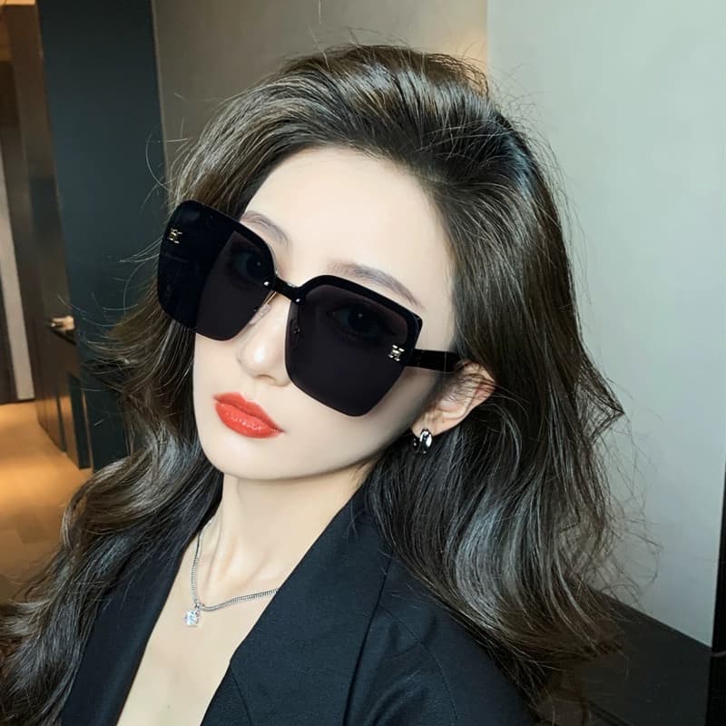 ใหม่ แว่นตากันแดด กรอบสี่เหลี่ยม ไม่มีขอบ ขนาดใหญ่ แฟชั่นสําหรับผู้หญิง รูปที่ 2