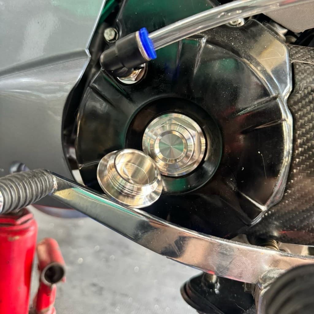 อุดจานไฟ แบบหลบประคองข้อเหวี่ยง สำหรับ W125 ปี 2005-2022 รูปที่ 1