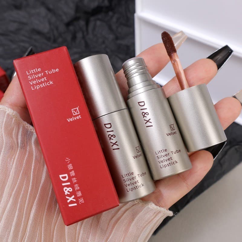 ลิปสติก ลิปกลอส เนื้อแมตต์กํามะหยี่ กันน้ํา ติดทนนาน ไม่เหนียวเหนอะหนะ สีนู้ด น้ําตาลเข้ม แดง ลิปทินท์ โคลนแต่งหน้า เครื่องสําอาง 6 สี รูปที่ 9