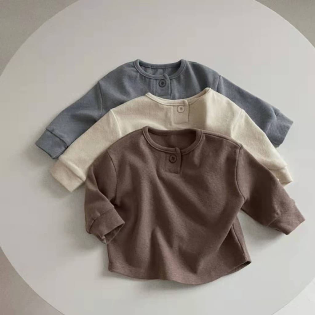 เสื้อยืดเด็กอ่อนแขนยาว ท็อปส์ซูคอกลมสําหรับเด็กทารกชายและหญิง สไตล์ใหม่ เรียบง่าย และหลากหลาย เหมาะกับฤดูใบไม้ผลิ ฤดูใบไม้ร่วง 2025 รูปที่ 1