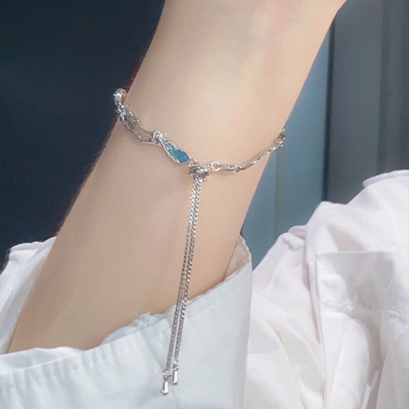 ในไทยสร้อยข้อมือโลหะผสมประดับโบว์ดอกไม้ดวงจันทร์พลอยเทียมแฟชั่นสําหรับผู้หญิงใหม่2024 รูปที่ 4