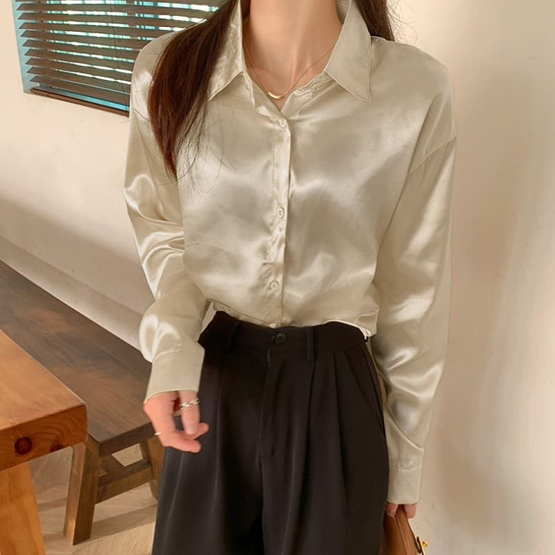 Suysuy เสื้อเชิ้ต แขนยาว คอปก ผ้าซาติน ลื่นๆ ใส่สบายมาก ดีไซน์เว้าเอว ทรงสวยเก๋มาก แมทซ์ได้กับทุกลุคทุกสไตล์ รูปที่ 2