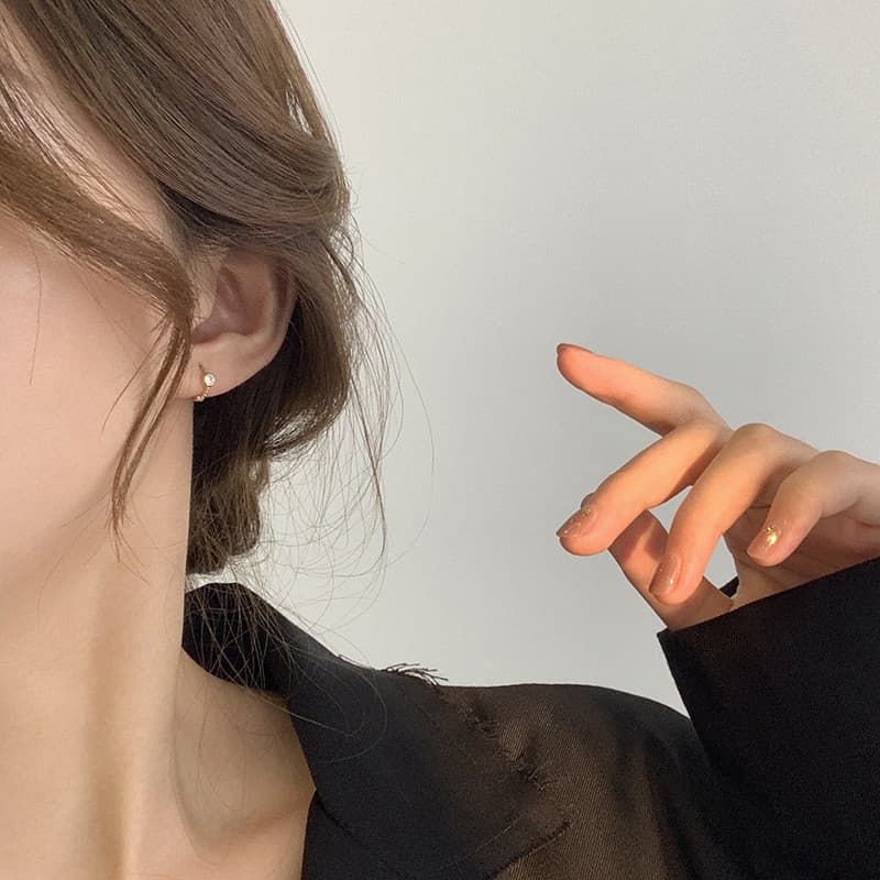 มินิเพทายต่างหูห่วงกลมสําหรับผู้หญิงต่างหูชุบทองแฟชั่นเกาหลีหูหัวเข็มขัดเครื่องประดับสําหรับเด็กอุปกรณ์เสริมของขวัญ รูปที่ 6