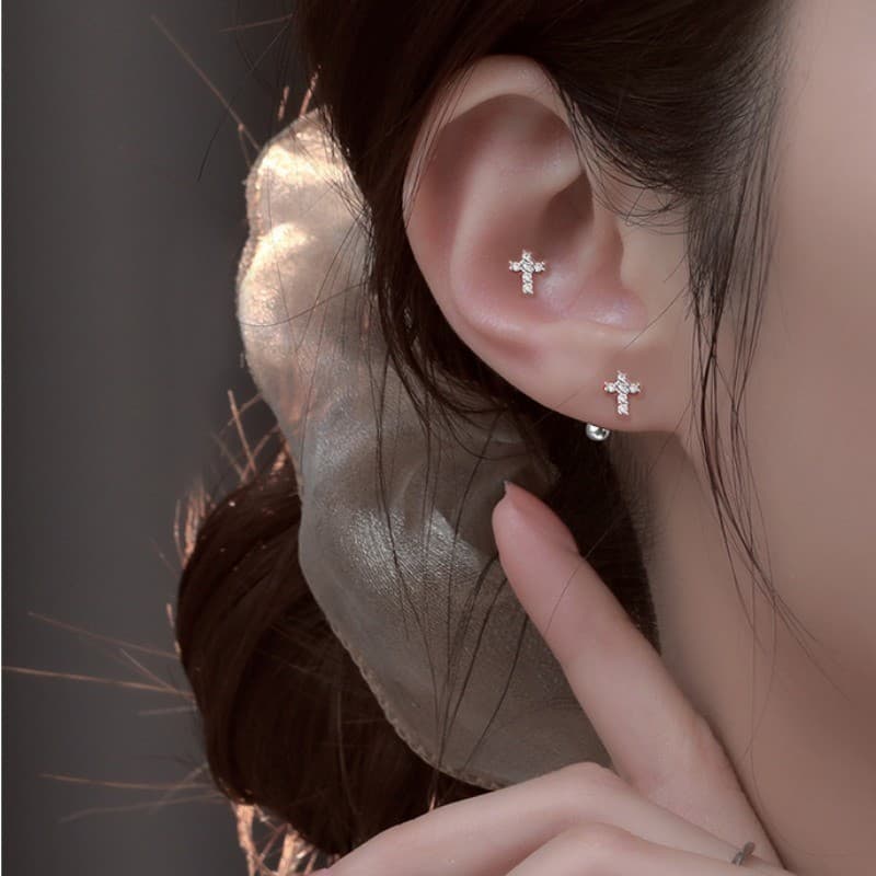 925 เงินสกรูหัวเข ็ มขัดต ่ างหูผู ้ หญิงเพทายสตั ๊ ด Simple Mini ต ่ างหูอุปกรณ ์ เสริมของขวัญ รูปที่ 5