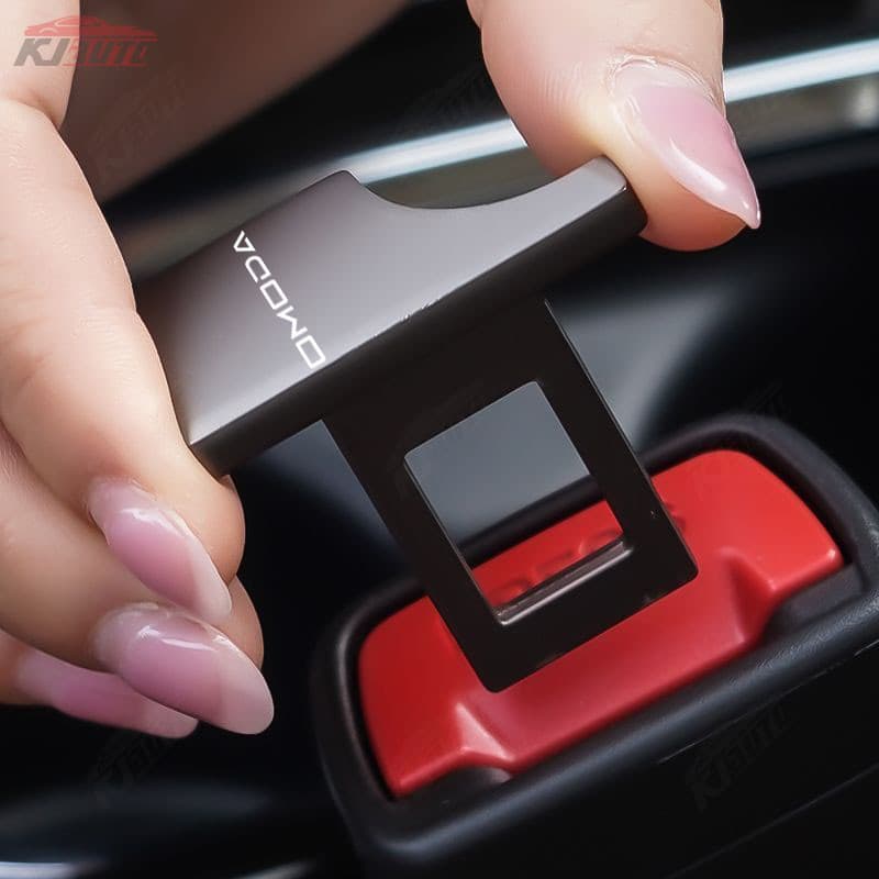 Omoda สังกะสีอัลลอยด์ซ่อนรถความปลอดภัยเข็มขัดนิรภัยหัวเข็มขัดคลิปใหม่พลังงานยานพาหนะนาฬิกาปลุกกําจัดสําหรับ Omoda Chery Omoda E5 รูปที่ 2