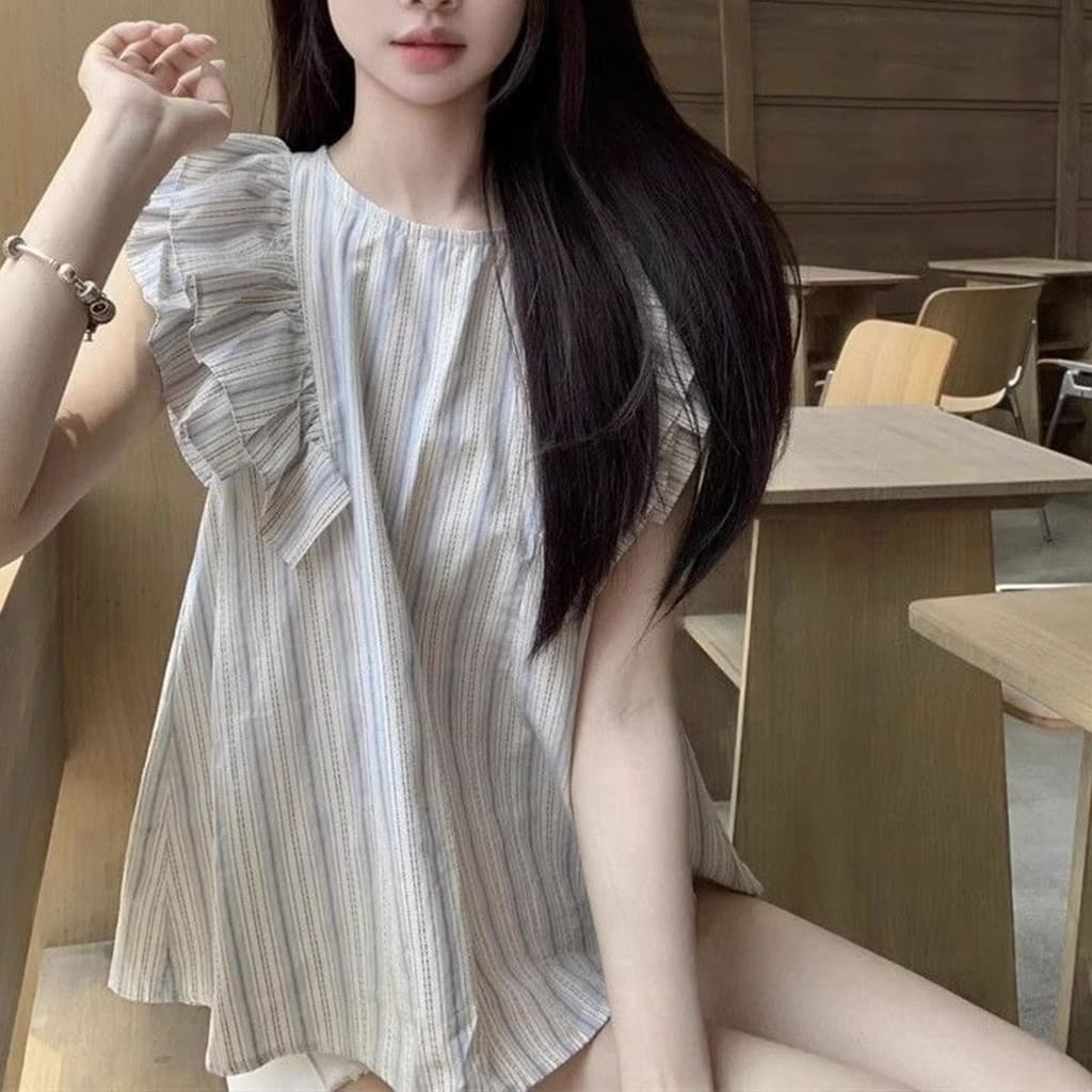 เสื้อแขนระบาย สีฟ้าอ่อน ดีไซน์น่ารัก สไตล์เกาหลี รูปที่ 1