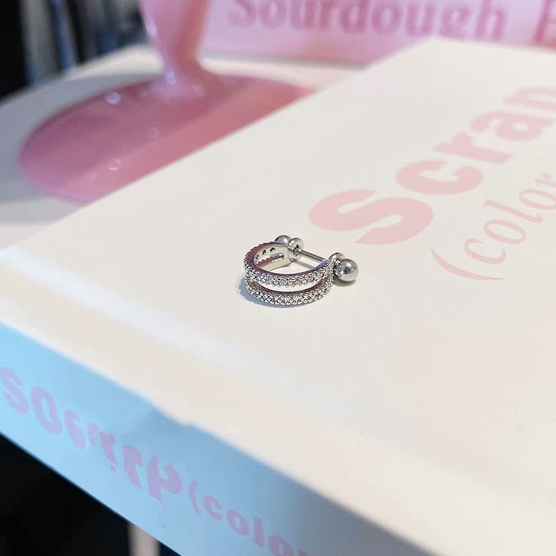 1 ชิ้นความงามโลหะผสม D-ring ต่างหูหู Rhinestone คู่สําหรับผู้หญิง รูปที่ 4