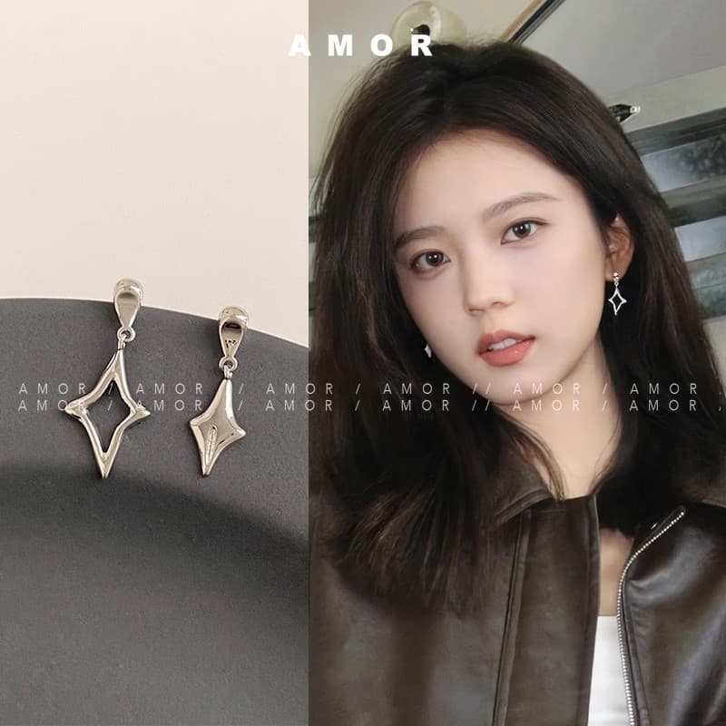 ดาว ต่างหูเข็มเงินดีไซน์ไม่สม่ําเสมอ 2024 เกรดสูงยอดนิยมใหม่ ดีไซน์เฉพาะ รูปที่ 8