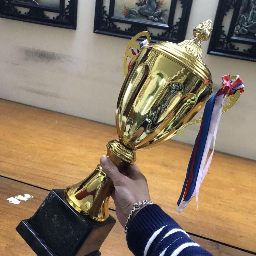 RIPPL ถ้วยเล็ก รุ่นโลหะ พร้อมฝาปิด สําหรับเกมกีฬา โรงเรียน ทีม แข่งขัน รูปที่ 7