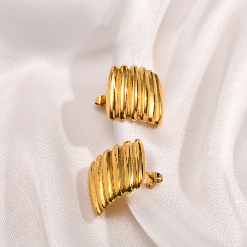 Vnox Vintage Geometric Stud ต่างหูสําหรับสาว,18K Gold Wave Line Square Texture โลหะ,สแตนเลสต่างหูเครื่องประดับ รูปที่ 4