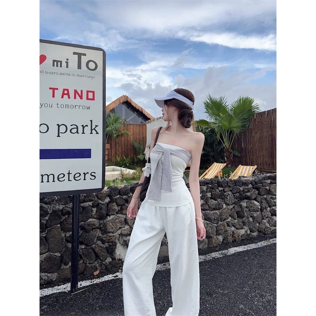 Rosie เสื้อเกาะอกผู้หญิง สีพื้น แขนกุด เสื้อครอปทรงรัดรูป ดีไซน์เชื่อกผูกหน้าอ เซ็กซี่แฟชั่นY2K สไตล์อเมริกัน รูปที่ 7