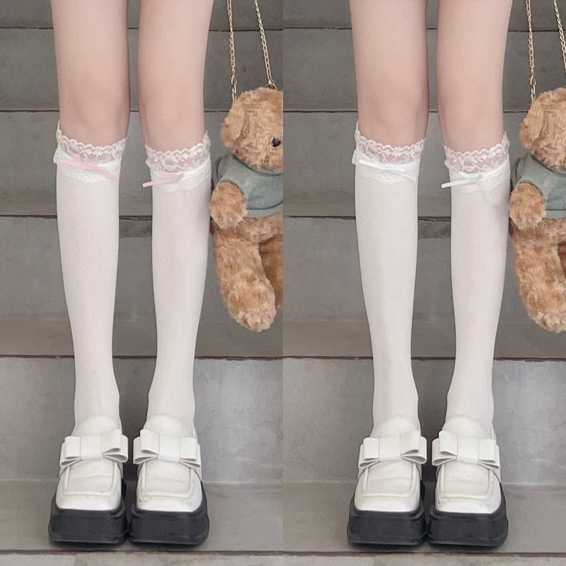 ในไทยถุงเท้าโลลิต้าสไตล์ญี่ปุ่น ถุงเท้ายาวถึงเข่าลูกไม้สีขาว ตกแต่งโบว์ หวานและน่ารัก รูปที่ 1