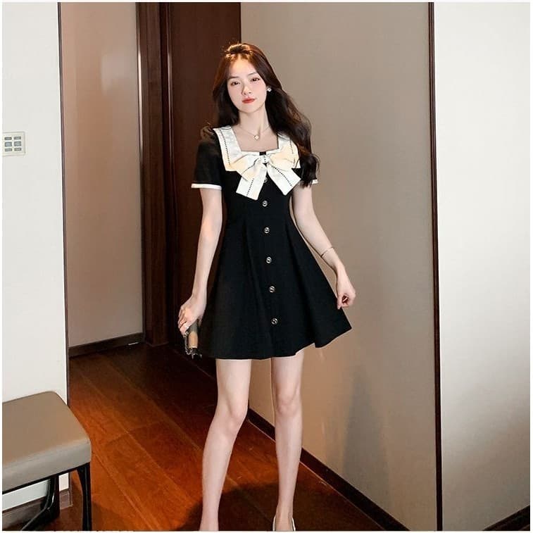 Betty house ชุดเดรสผู้หญิง มินิเดรสน่ารัก ชุดผู้หญิงสีดํา แต่งโบว์แขนสั้น คอเหลี่ยม สไตล์เฮปเบิร์น รูปที่ 2