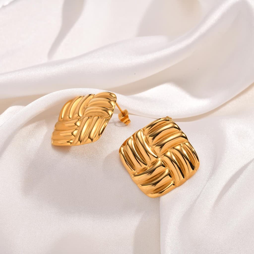 Vnox Vintage Geometric Stud ต่างหูสําหรับสาว,18K Gold Wave Line Square Texture โลหะ,สแตนเลสต่างหูเครื่องประดับ รูปที่ 7
