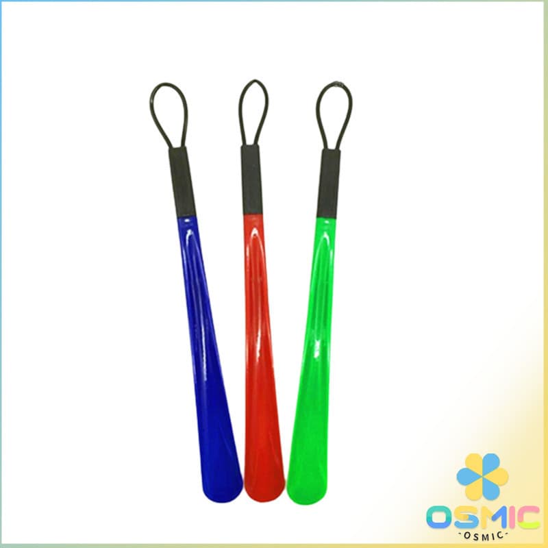 MIC ที่ดึงรองเท้า แบบพลาสติก ไม่หย่อนคล้อย จัดส่งแบบคละสี shoehorn รูปที่ 9