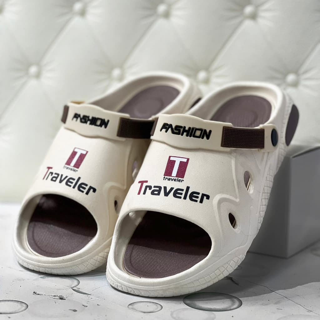 FULFIL รองเท้าแตะแบบสวมทรงสปอร์ต โลโก้ Traveler ทันสมัย น้ำหนักเบาใช้งานง่ายมีให้เลือก 2 สี รูปที่ 1