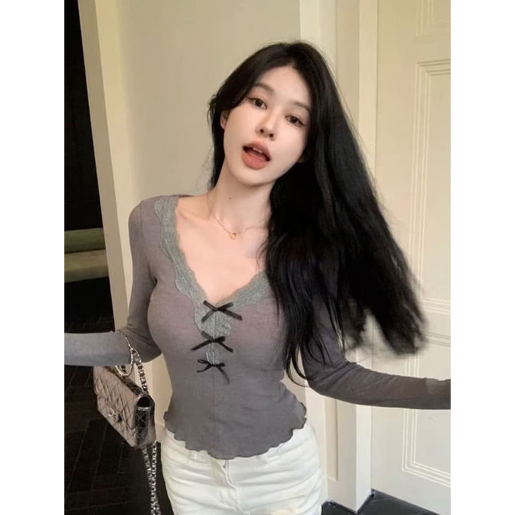GAVELLA ผู้หญิงเสื้อยืดแฟชั่นลูกไม้สีทึบคอวี สีพื้น เสื้อแขนยาวผู้หญิง จากกทม รูปที่ 3