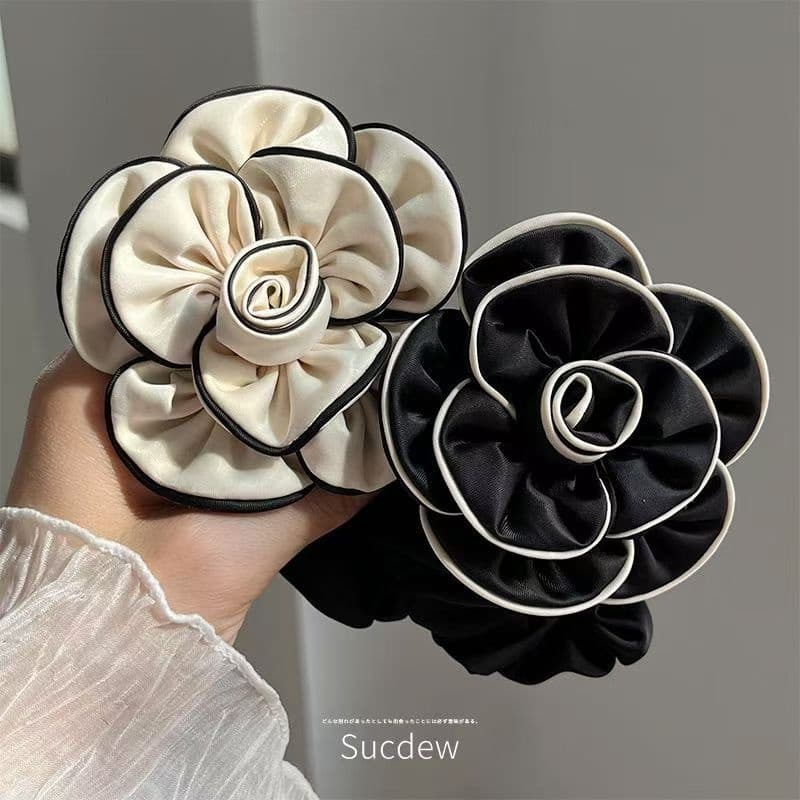 ฝรั่งเศส Elegant Camellia ดอกไม้ Scrunchy แหวนผมแฟชั่น Niche All-Match ต่ําหางม้าเชือกผมความยืดหยุ่นสูงหรูหราอุปกรณ์เสริมผม รูปที่ 3