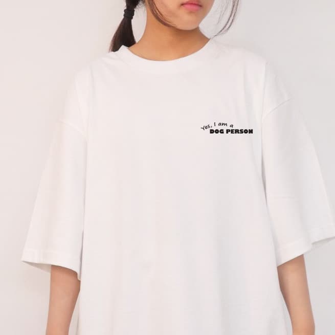 Strayandcool เสื้อยืดโอเวอร์ไซส์ "Yes, I am a dog person" Oversized T-shirt รูปที่ 4