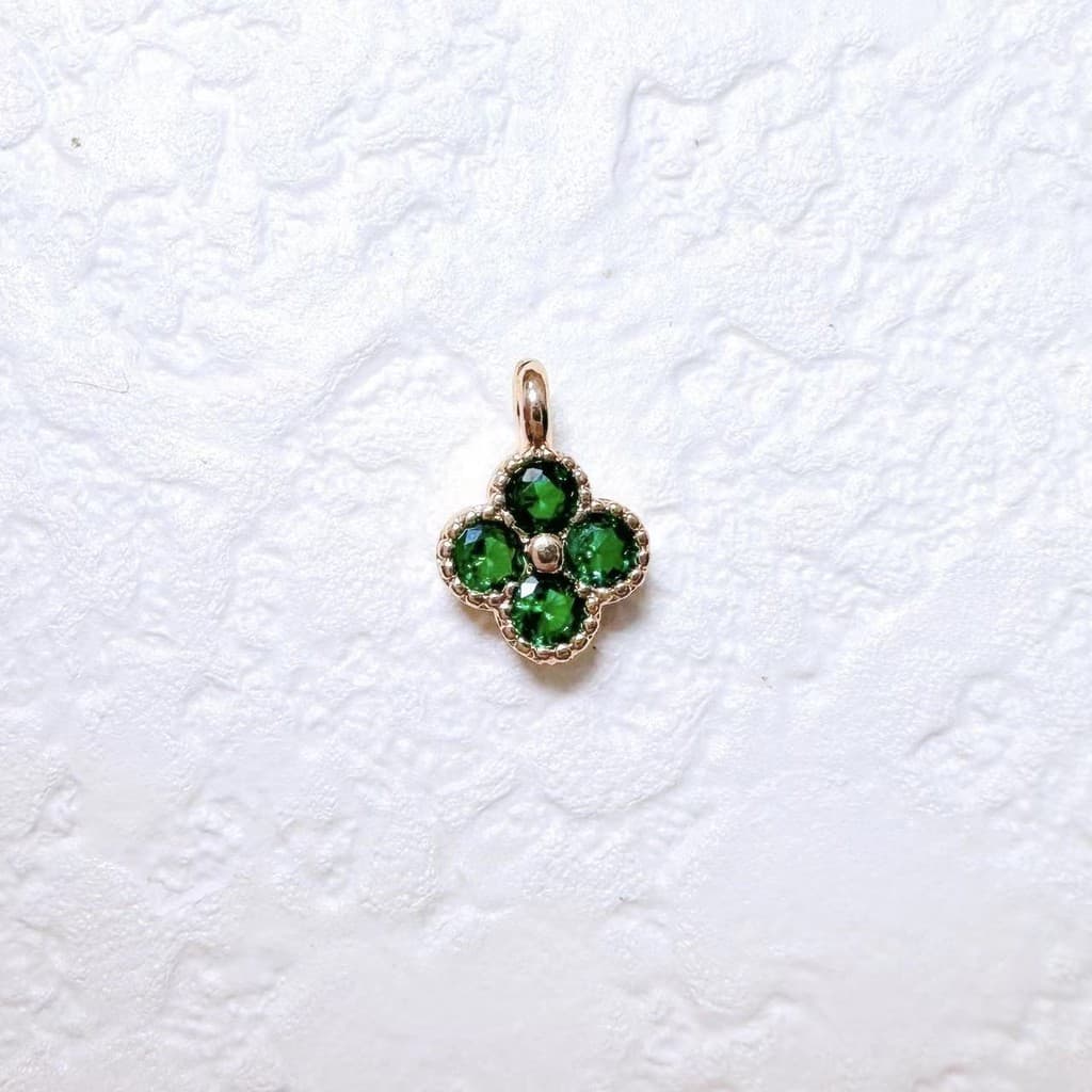 สีสูงระบุทองแดงชุบ 14K Gold Micro-Inlaid Zircon Four-Leaf Clover จี้ต่างหูสร้อยคอวัสดุทําด้วยมือขายส่ง A รูปที่ 7