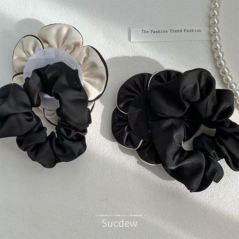 ฝรั่งเศส Elegant Camellia ดอกไม้ Scrunchy แหวนผมแฟชั่น Niche All-Match ต่ําหางม้าเชือกผมความยืดหยุ่นสูงหรูหราอุปกรณ์เสริมผม รูปที่ 4