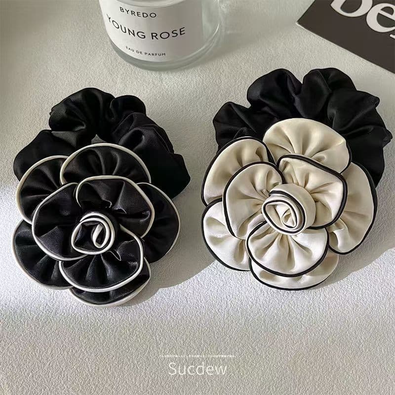 ฝรั่งเศส Elegant Camellia ดอกไม้ Scrunchy แหวนผมแฟชั่น Niche All-Match ต่ําหางม้าเชือกผมความยืดหยุ่นสูงหรูหราอุปกรณ์เสริมผม รูปที่ 2