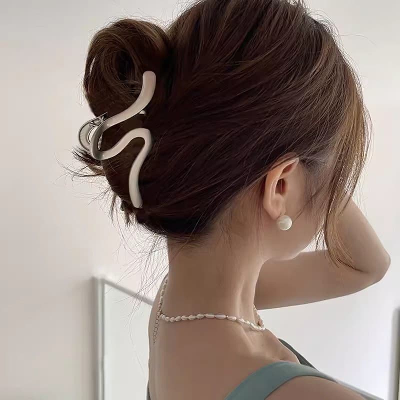 2024 Minimalist Cool Style Line Metal Grab Clip High-End Shark Clip รูปที่ 4