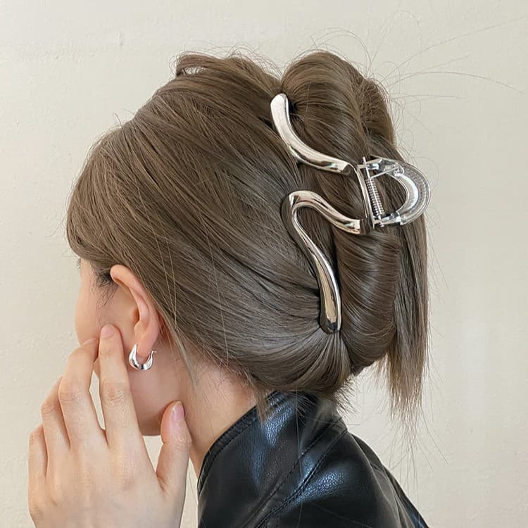2024 Minimalist Cool Style Line Metal Grab Clip High-End Shark Clip รูปที่ 3