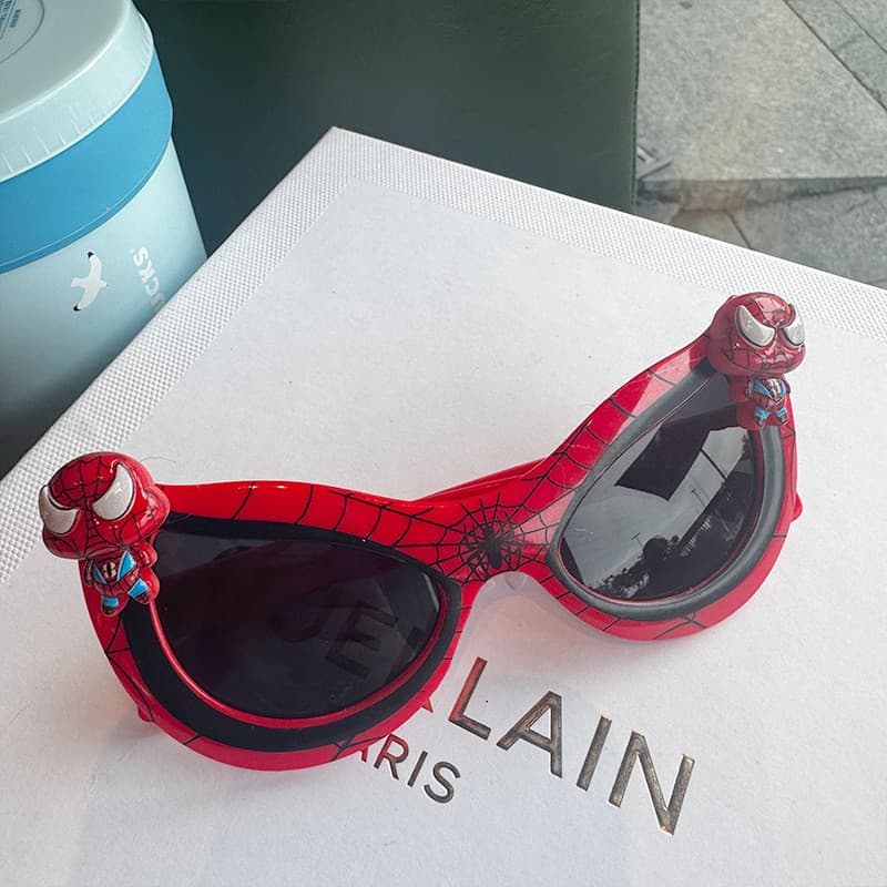 แว่นกันแดดเด็ก Spider-Man ม่านบังแดด UV สำหรับของขวัญ ดีไซน์เท่ห์ รูปที่ 5