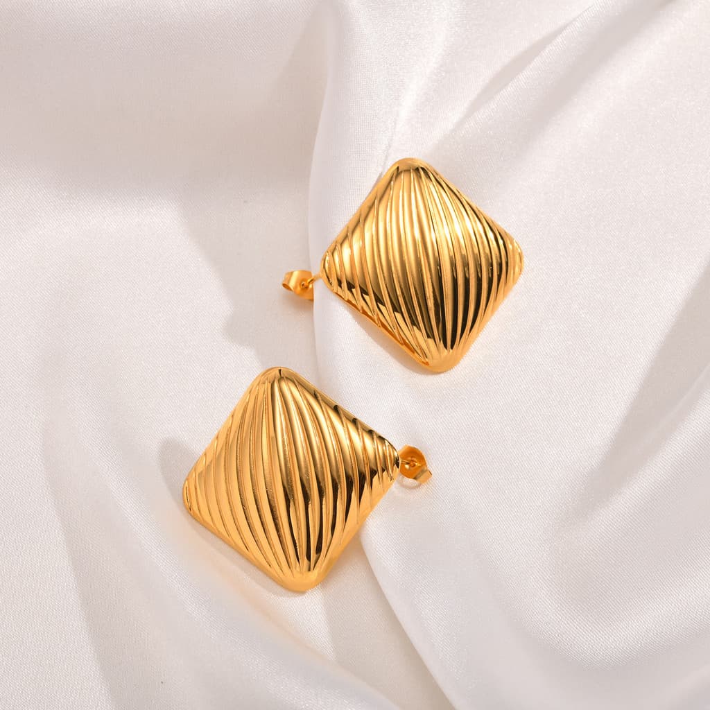 Vnox Vintage Geometric Stud ต่างหูสําหรับสาว,18K Gold Wave Line Square Texture โลหะ,สแตนเลสต่างหูเครื่องประดับ รูปที่ 5
