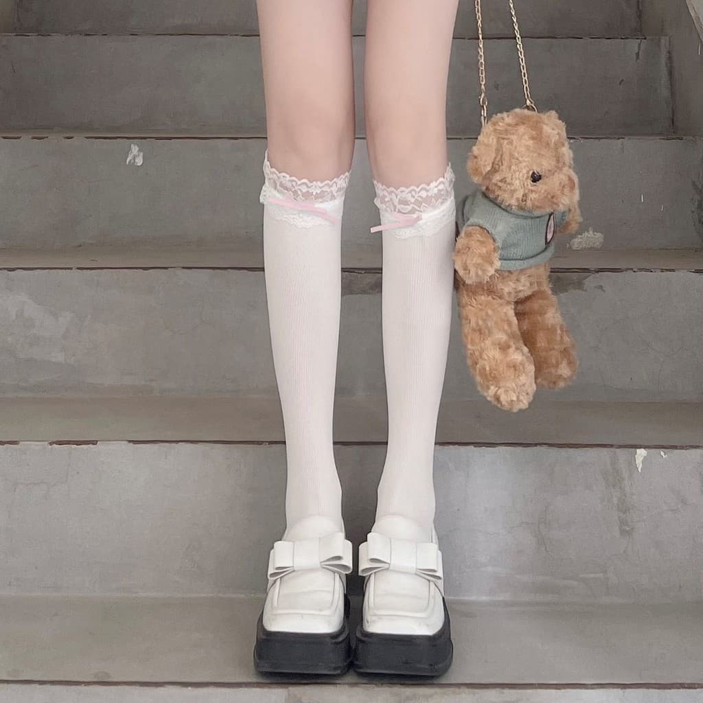 ในไทยถุงเท้าโลลิต้าสไตล์ญี่ปุ่น ถุงเท้ายาวถึงเข่าลูกไม้สีขาว ตกแต่งโบว์ หวานและน่ารัก รูปที่ 3
