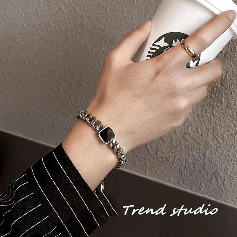 สร้อยข้อมือสี่เหลี่ยมสีดำทันสมัย ​​ทำจากเหล็กไทเทเนียมและจะไม่ซีดจาง สามารถสวมใส่ได้ทั้งชายและหญิง รูปที่ 7
