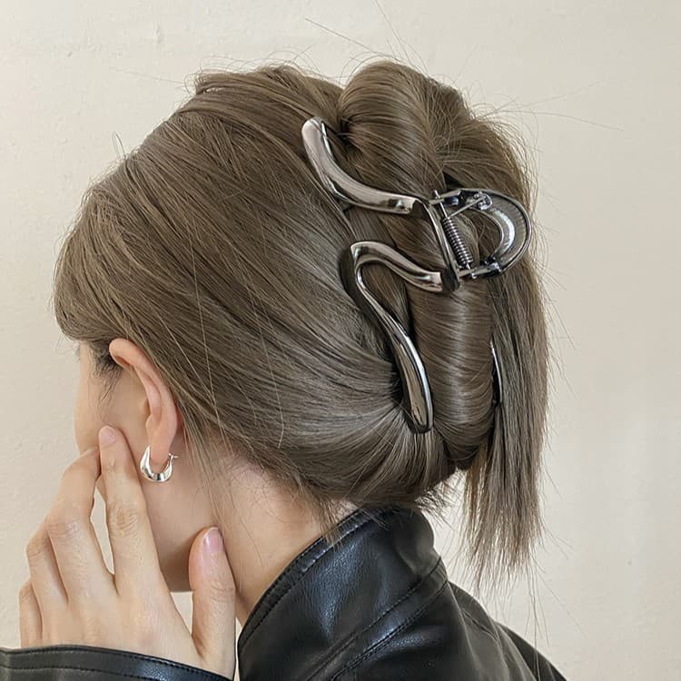2024 Minimalist Cool Style Line Metal Grab Clip High-End Shark Clip รูปที่ 1
