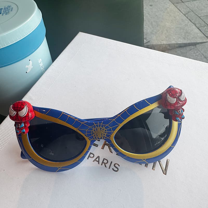 แว่นกันแดดเด็ก Spider-Man ม่านบังแดด UV สำหรับของขวัญ ดีไซน์เท่ห์ รูปที่ 4