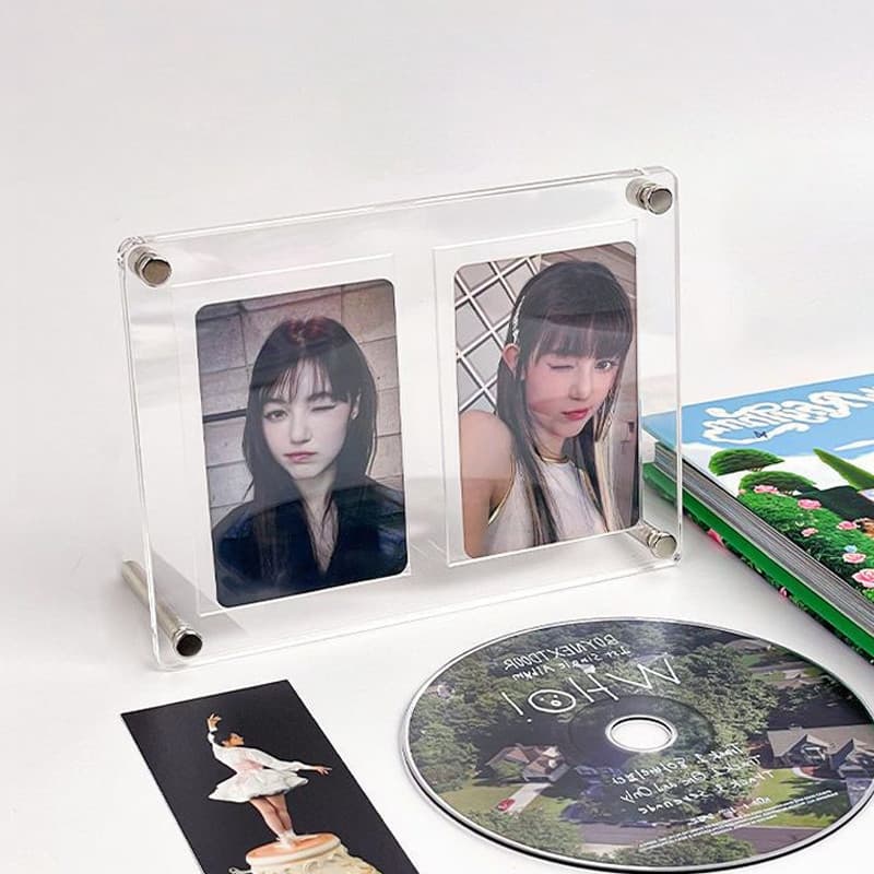 กรอบรูปอะคริลิค Kpop Photocard Stand Idol CD กรอบรูปการ์ด Protector กรอบจอแสดงผลเดสก์ท็อปตกแต่ง รูปที่ 1